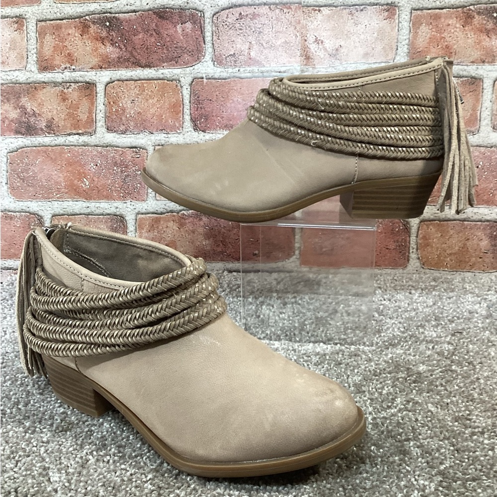 BCBGENERATION Craftee Womens booties size 5.5